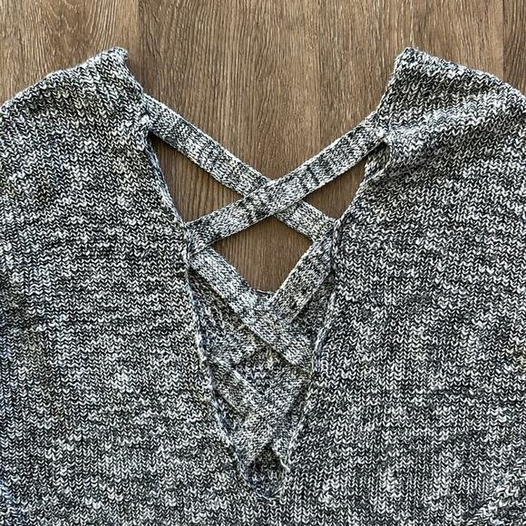 Express Crossback V-Neck Sweater - Picture 5 of 6